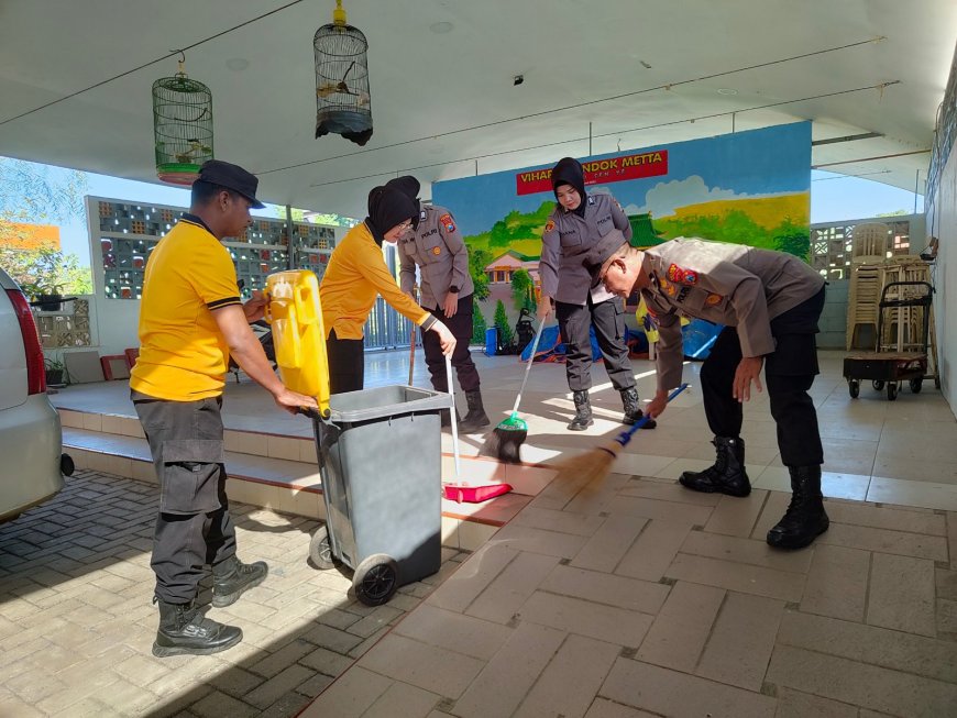 Sambut Hari Bhayangkara ke-80, Polres Malang Bersih-Bersih Vihara di Lawang sebagai Wujud Kepedulian, Toleransi, dan Pengabdian kepada Masyarakat